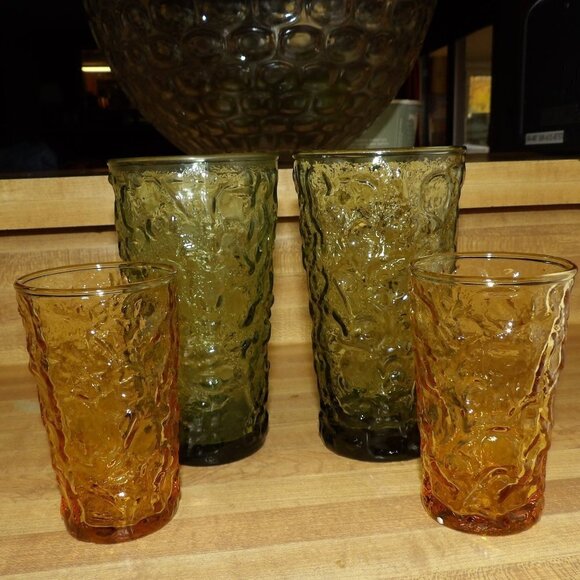 Set of 4 Crinkle Glassware Tumblers, Green and Honey - Picture 4 of 8